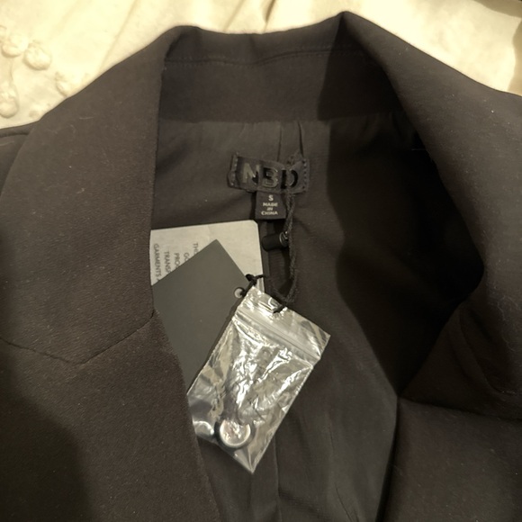 NBD Noelle Blazer in Black - Picture 2 of 2